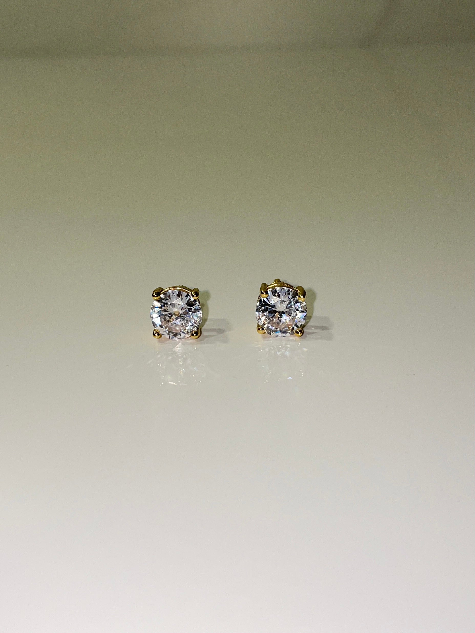 gold 8mm cubic zirconia diamond stud earrings with screwback