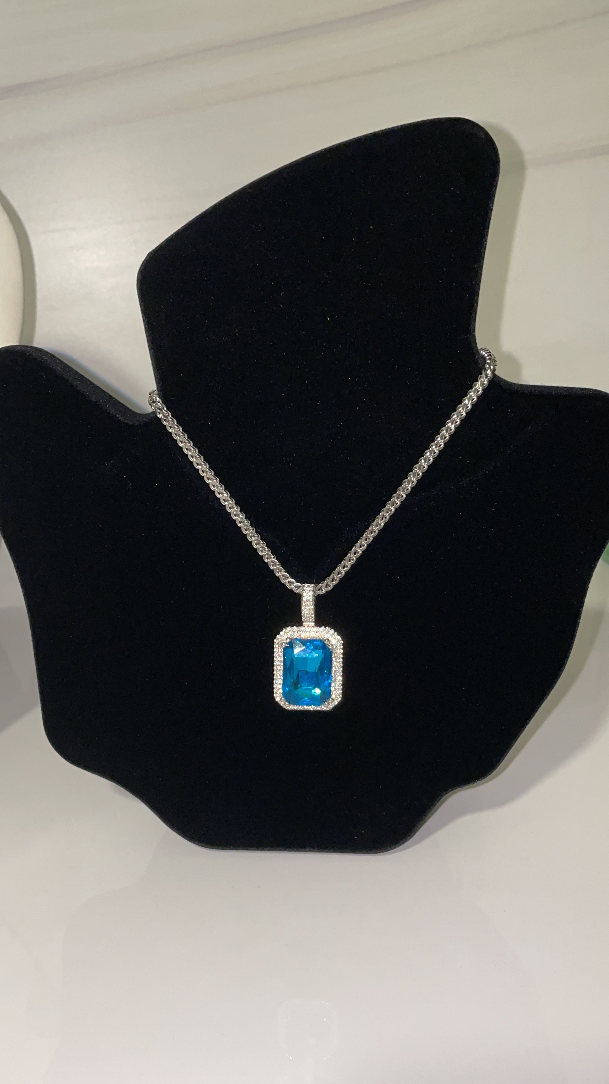 aqua blue 20-inch pendant necklace with franco chain